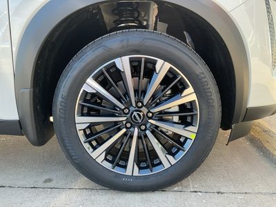 2026 Nissan Pathfinder — photo 16 view