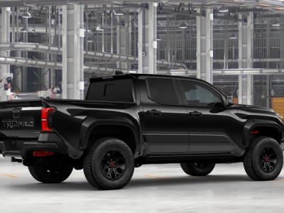 2026 Toyota Tacoma i-FORCE MAX - Photo 11