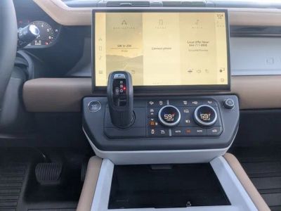 2026 Land Rover Defender 130 — photo 17 view