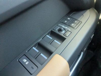 2026 Land Rover Defender 130 — photo 22 view