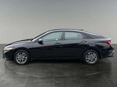 2024 Hyundai Elantra — detail view