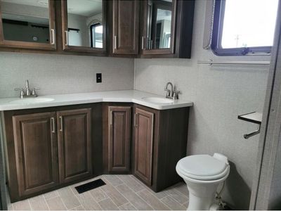 2019 Keystone RV Alpine - Photo 34