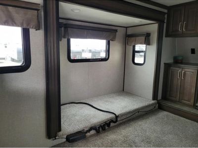 2019 Keystone RV Alpine - Photo 28