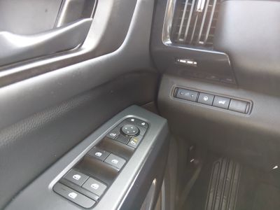 2025 Nissan Pathfinder — photo 13 view