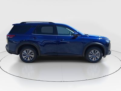 2025 Nissan Pathfinder — photo 8 view