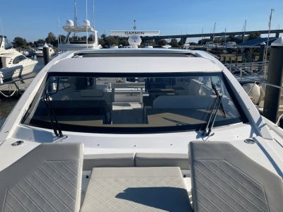 2025 Cruisers Yachts 46 Cantius - Photo 9