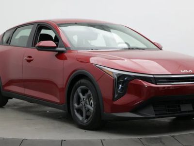 2025 Kia K4 — rear three-quarter view