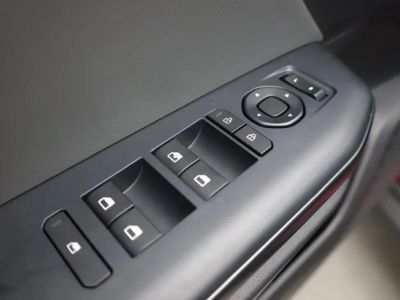 2025 Kia K4 — photo 11 view