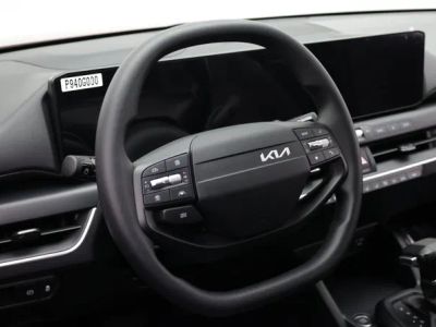 2025 Kia K4 — photo 8 view