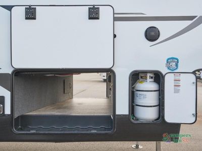 2026 Coachmen RV Chaparral - Photo 40