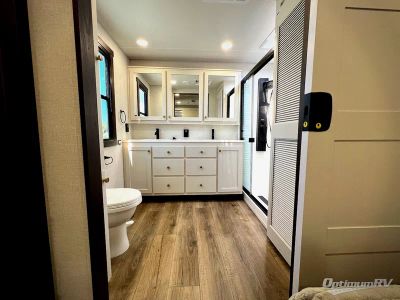 2027 Forest River Cedar Creek — photo 15 view