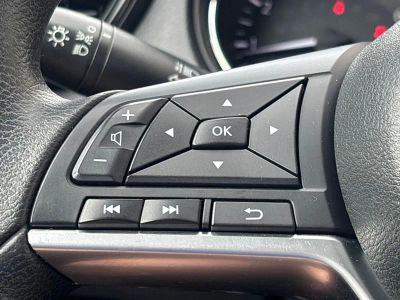 2017 Nissan Rogue — photo 18 view