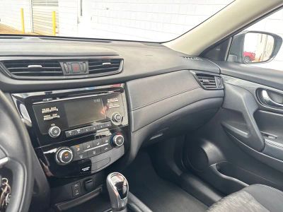2017 Nissan Rogue — photo 14 view