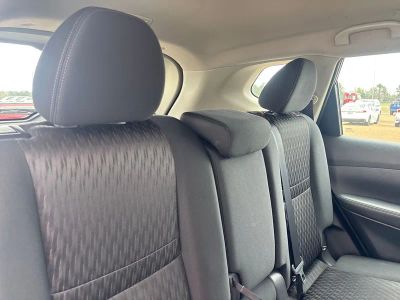 2017 Nissan Rogue — photo 25 view