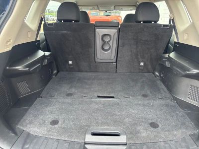 2017 Nissan Rogue — photo 28 view