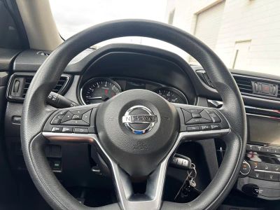 2017 Nissan Rogue — photo 17 view