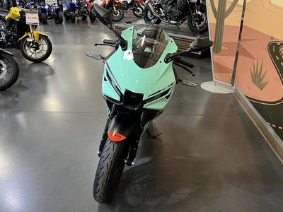 2026 Yamaha YZF-R3 - Photo 3