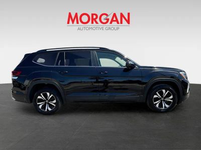 2025 Volkswagen Atlas — side profile view
