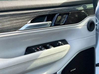 2022 Jeep Wagoneer — photo 18 view