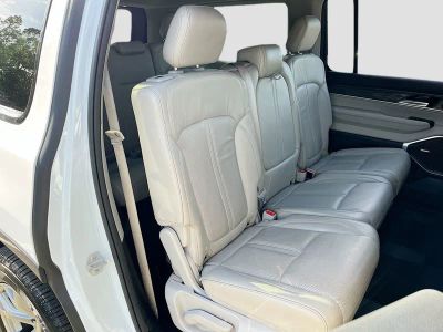 2022 Jeep Wagoneer — photo 29 view