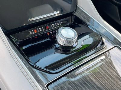 2022 Jeep Wagoneer — photo 17 view
