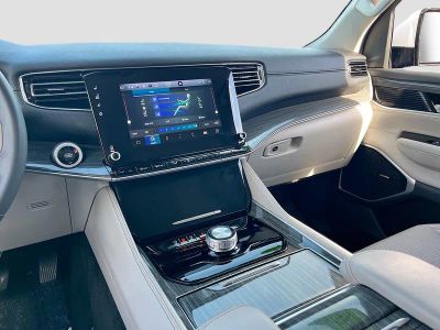 2022 Jeep Wagoneer — photo 24 view