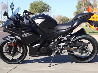 2026 Kawasaki Ninja 500 ABS Metallic Flat Spark Black — photo 7 view
