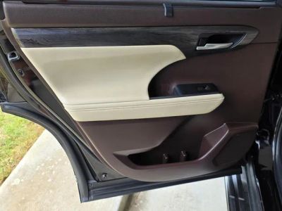 2021 Toyota Highlander - Photo 39