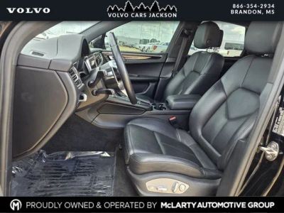 2021 Porsche Macan — photo 12 view