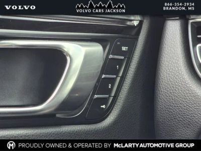 2021 Porsche Macan — photo 16 view
