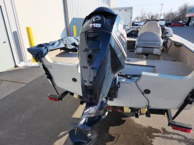 2008 MirroCraft 1751 Aggressor — interior view
