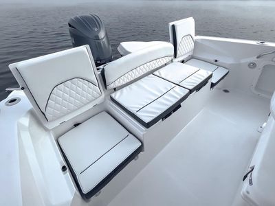 2026 Stingray 236CC — photo 9 view