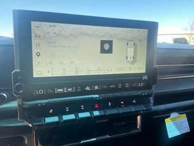 2024 GMC HUMMER EV SUV - Photo 15