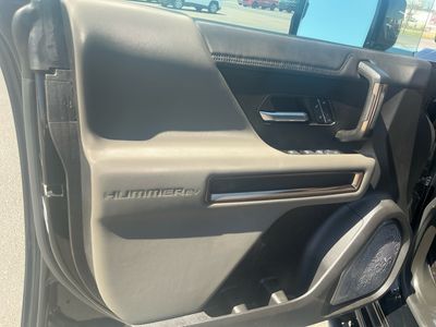 2024 GMC HUMMER EV SUV - Photo 9