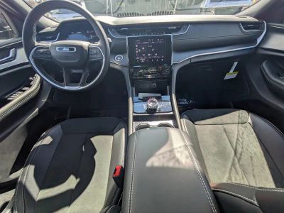 2025 Jeep Grand Cherokee L — photo 13 view