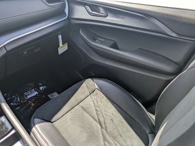 2025 Jeep Grand Cherokee L — photo 15 view