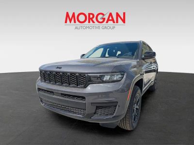 2025 Jeep Grand Cherokee L — engine compartment view
