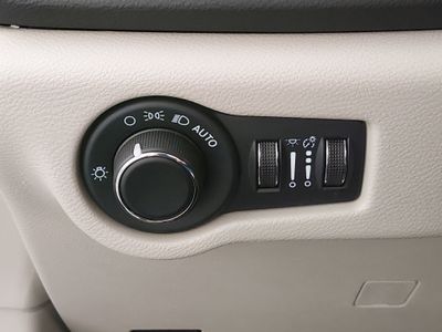 2023 Chrysler Voyager - Photo 13