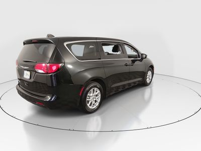 2023 Chrysler Voyager - Photo 7