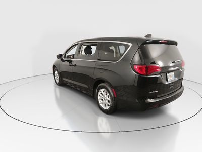 2023 Chrysler Voyager - Photo 5
