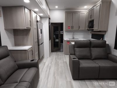 2026 Grand Design Momentum G-Class - Photo 5