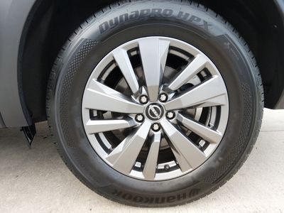 2025 Nissan Pathfinder - Photo 10