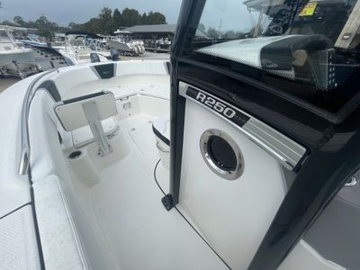 2026 Robalo 250 CC - Photo 36