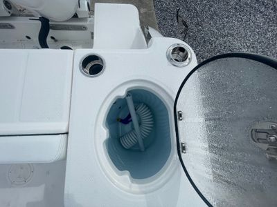 2026 Robalo 250 CC - Photo 20