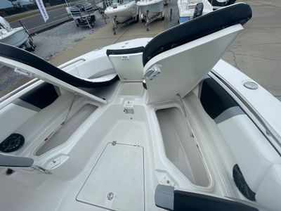 2026 Robalo 250 CC - Photo 2