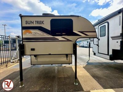 2027 Sun Trek 550 — rear three-quarter view