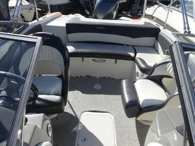 2017 Stingray 204LR O/B — photo 12 view