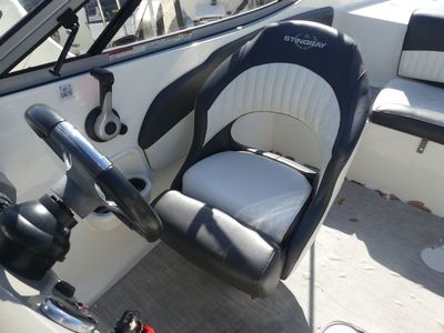 2017 Stingray 204LR O/B — photo 11 view