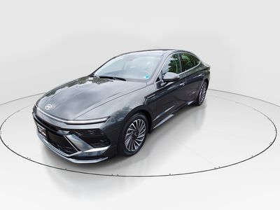 2025 Hyundai Sonata Hybrid - Photo 3