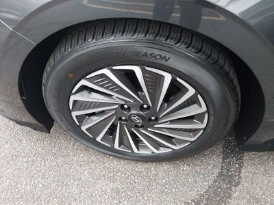 2025 Hyundai Sonata Hybrid - Photo 10